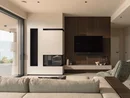 INTERIOS. Il tuo studio di interior design. Soggiorno moderno con divano, televisore, camino e ampia porta vetrata